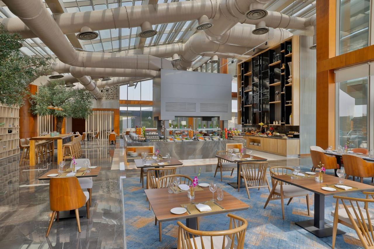 Jeddah Marriott Hotel Madinah Road Eksteriør bilde The Kitchen Table