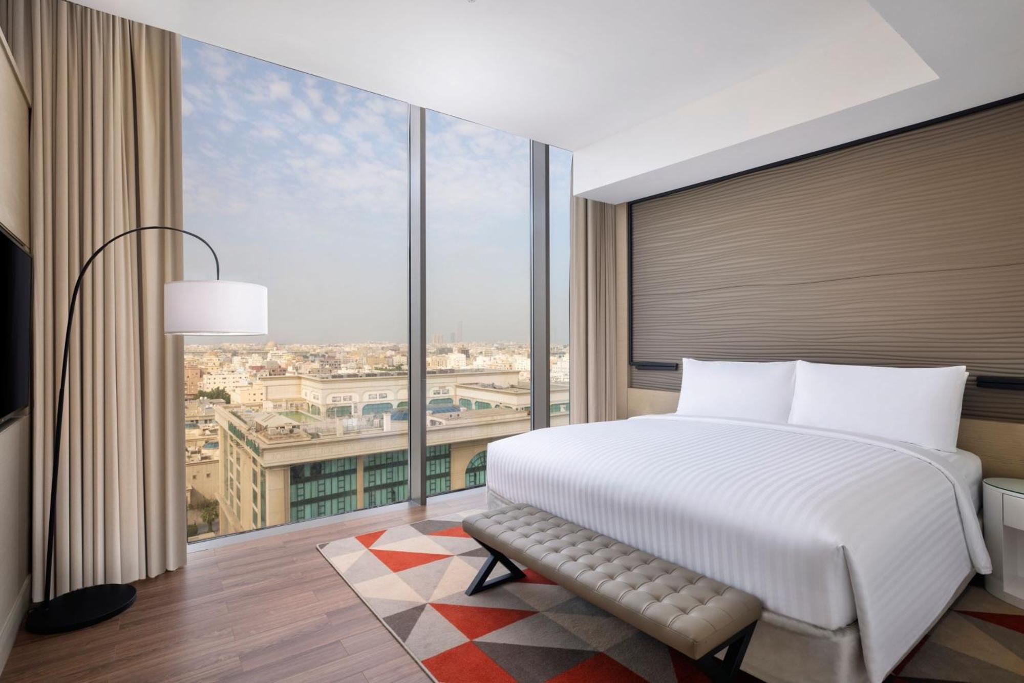 Jeddah Marriott Hotel Madinah Road Eksteriør bilde A bedroom at the hotel