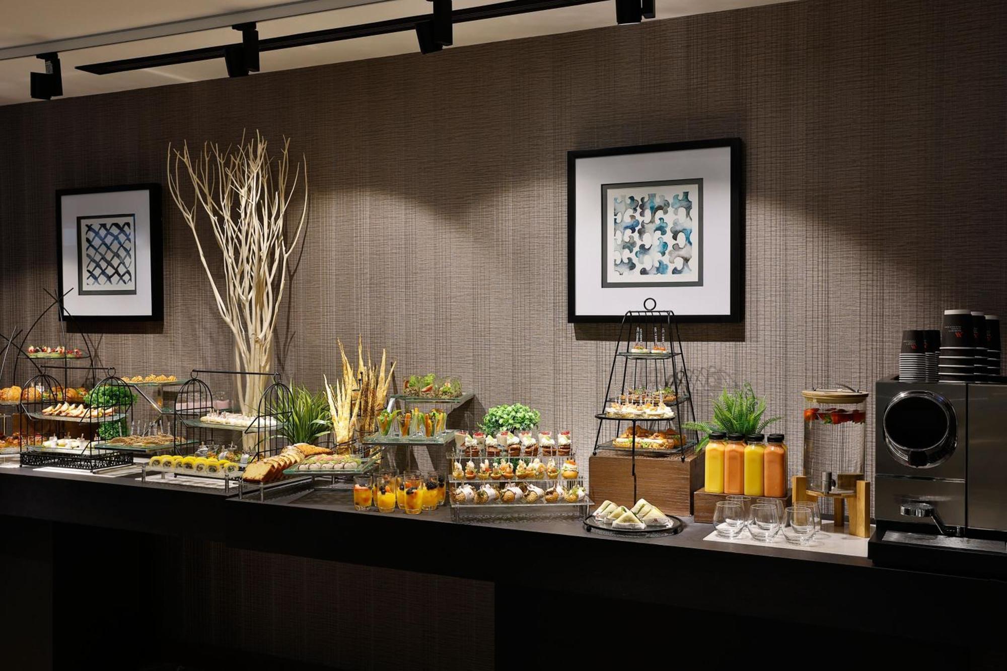 Jeddah Marriott Hotel Madinah Road Eksteriør bilde A buffet at a hotel